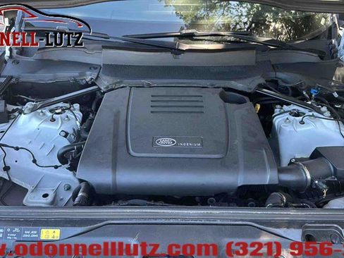Used 2024 Land Rover Discovery Dynamic SE AWD/4WD image 36