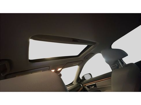 Used 2018 Honda CR-V Touring image 16