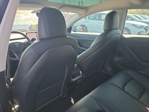 Used 2021 Tesla Model 3 Standard Range Plus image 16