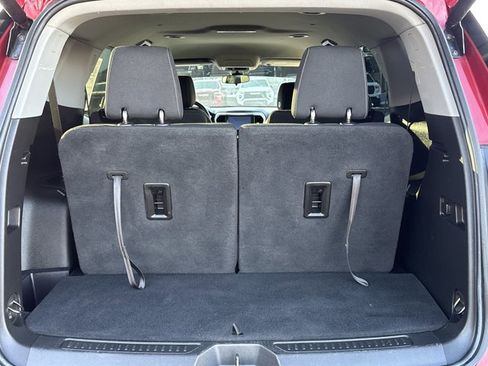 Used 2023 GMC Acadia SLE w/ Driver Convenience Package image 10