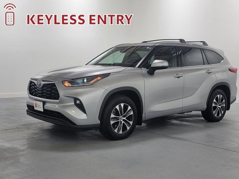 Certified 2021 Toyota Highlander XLE image 4