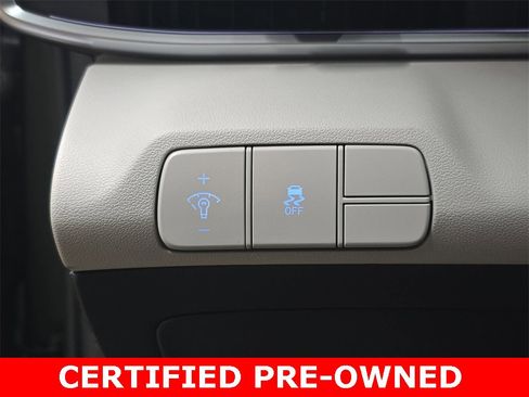 Certified 2025 Hyundai Elantra Limited image 26