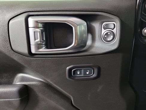 Used 2023 RAM 1500 Big Horn RWD image 16