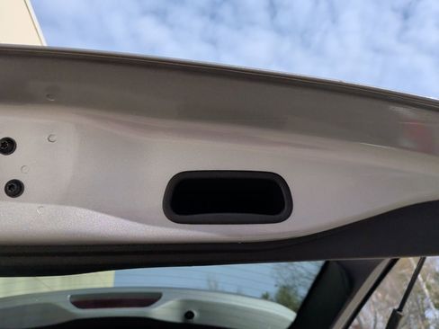 Used 2018 Jeep Grand Cherokee Limited image 10