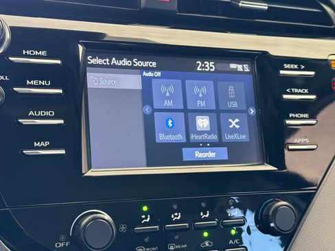 Used 2019 Toyota Camry LE image 17