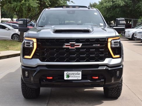 Used 2026 Chevrolet Silverado 2500 ZR2 AWD/4WD image 3