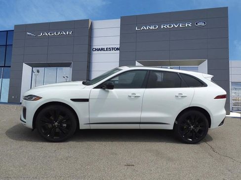 Certified 2025 Jaguar F-PACE R-Dynamic S image 2