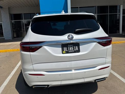 Used 2021 Buick Enclave Avenir w/ Avenir Technology Package AWD/4WD image 6