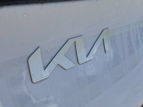 New 2026 Kia Sportage LX FWD image 12