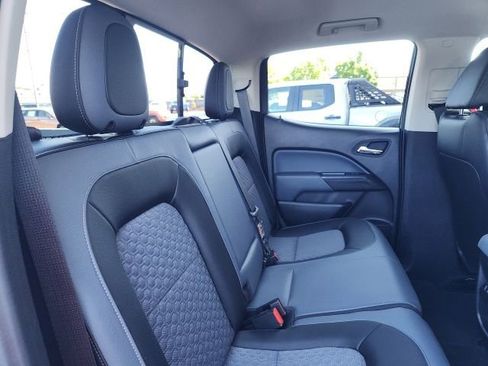 Used 2017 Chevrolet Colorado Z71 AWD/4WD image 18
