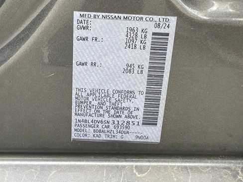 Used 2025 Nissan Altima 2.5 SV FWD image 33