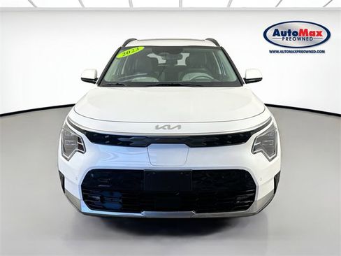 Used 2023 Kia Niro Wave w/ Wave Preserve Package image 2