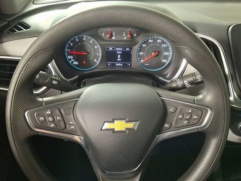 Used 2023 Chevrolet Equinox LS w/ Driver Confidence II Package AWD/4WD image 18