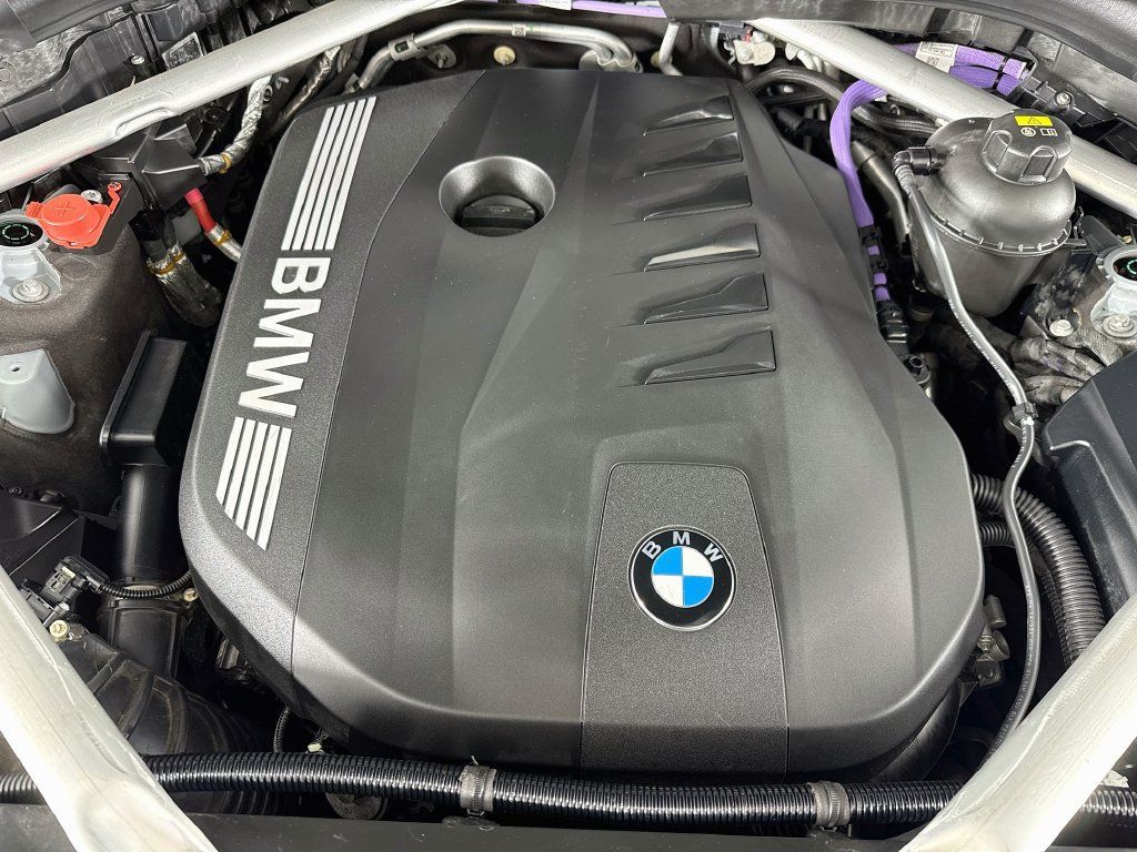 Used 2023 BMW X7 xDrive40i w/ M Sport Package AWD/4WD image 27