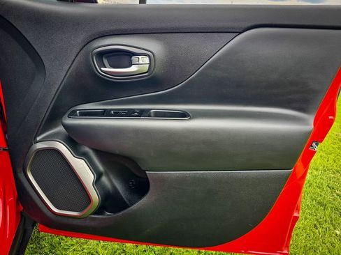 Certified 2022 Jeep Renegade Limited AWD/4WD image 42