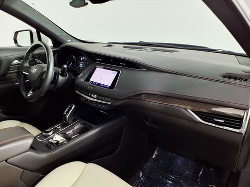 Certified 2023 Cadillac XT4 Sport image 9