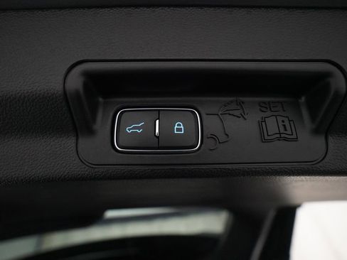 Used 2023 Ford Explorer XLT w/ Equipment Group 202A image 15