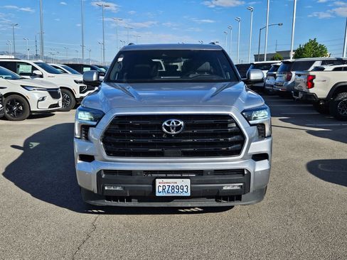 Used 2025 Toyota Sequoia SR5 AWD/4WD image 19
