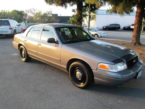 Used 2007 Ford Crown Victoria Police Interceptor image 3