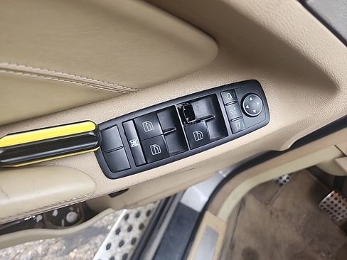 Used 2009 Mercedes-Benz ML 63 AMG 4MATIC image 13