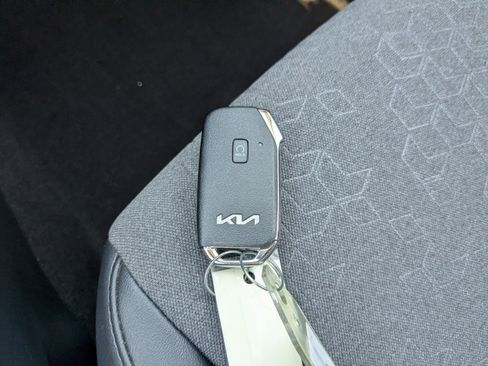 Used 2025 Kia Seltos S image 34