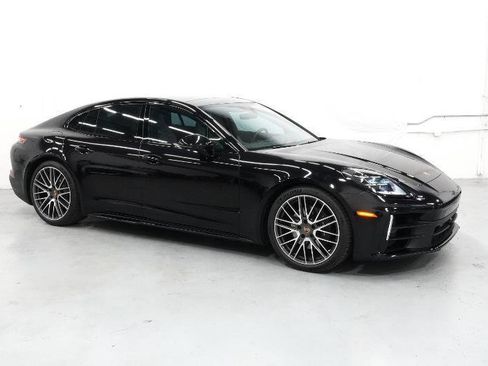 Used 2024 Porsche Panamera 4 image 17