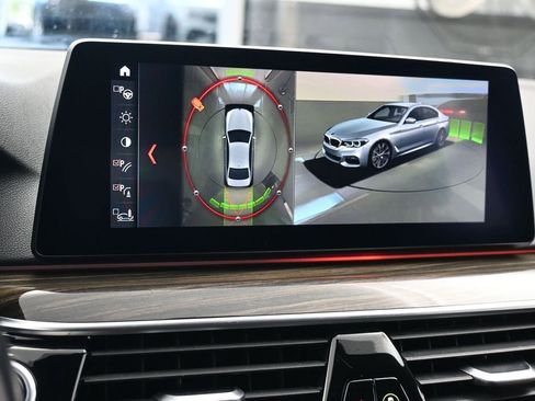 Used 2019 BMW 530i w/ Premium Package RWD image 23