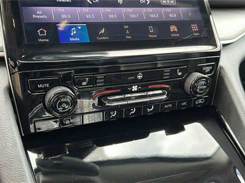 Used 2023 Jeep Grand Cherokee 4WD 4xe image 19