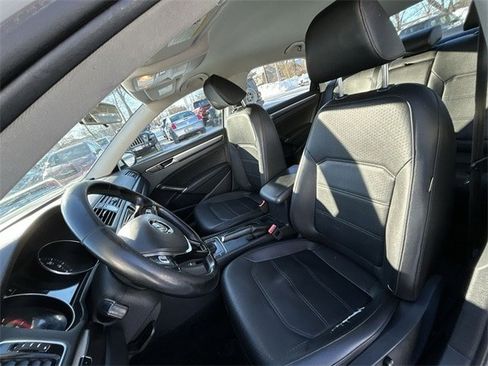 Used 2017 Volkswagen Passat 1.8T R-Line image 15