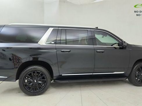 Used 2023 Cadillac Escalade ESV Premium Luxury AWD/4WD image 6