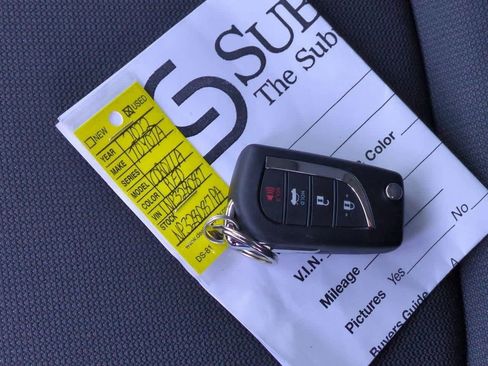 Used 2022 Toyota Corolla LE image 31