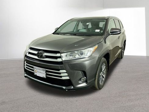 Used 2017 Toyota Highlander XLE image 24