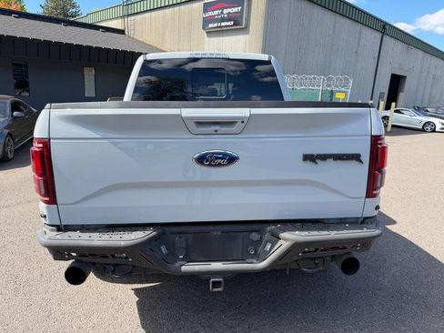 Used 2017 Ford F150 Raptor w/ Equipment Group 802A Luxury AWD/4WD image 4