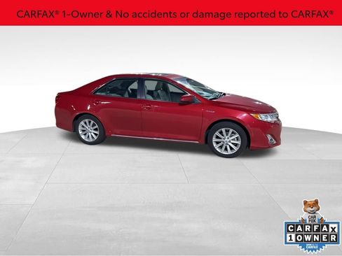 Used 2014 Toyota Camry XLE w/ Leather Package image 2