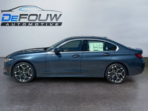 Used 2025 BMW 330i xDrive Sedan w/ Premium Package image 6