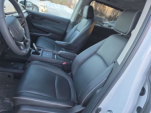 Certified 2025 Honda Odyssey Touring image 10
