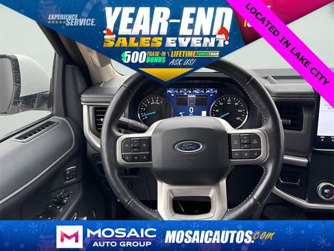 Used 2024 Ford Expedition XLT image 17