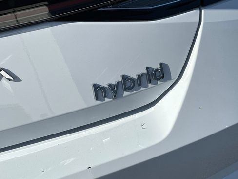 Used 2021 Hyundai Elantra Limited w/ Cargo Package FWD image 13