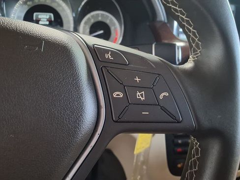 Used 2013 Mercedes-Benz GLK 350 4MATIC image 23