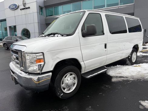 Used 2014 Ford E-350 and Econoline 350 XLT image 11