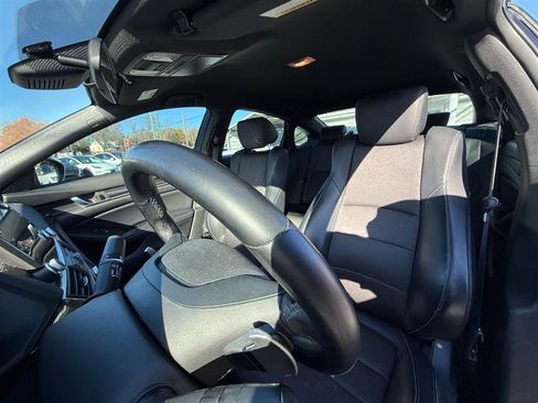 Used 2018 Honda Accord Sport image 10