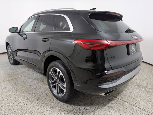 Used 2025 Audi Q5 Premium Plus w/ Premium Plus AWD/4WD image 5