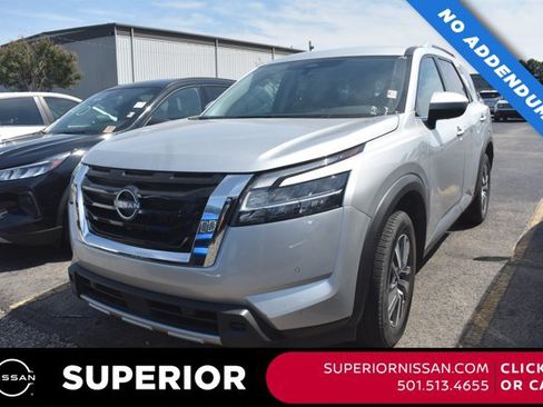 Used 2023 Nissan Pathfinder SL FWD image 1