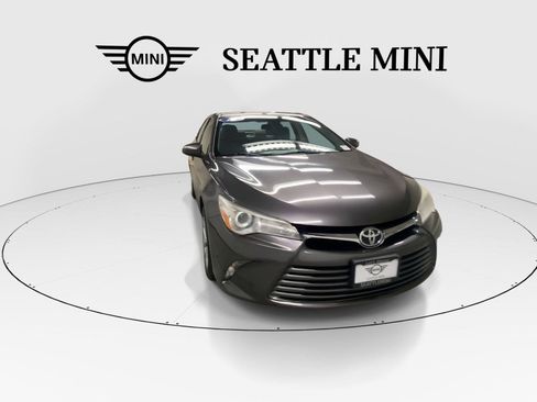 Used 2016 Toyota Camry LE FWD image 3