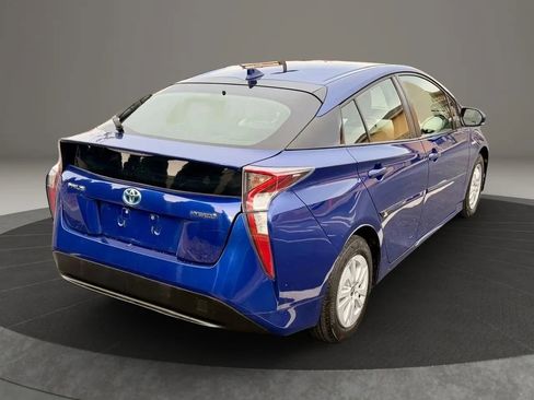 Used 2016 Toyota Prius Two image 4