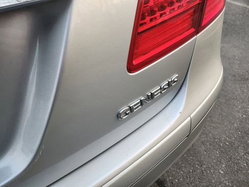 Used 2009 Hyundai Genesis 3.8 w/ Technology Pkg 4 image 13