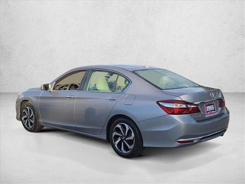 Used 2017 Honda Accord EX image 8