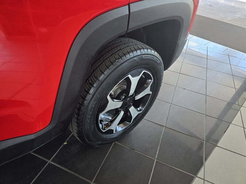 Used 2020 Jeep Renegade Trailhawk w/ Cold Weather Group AWD/4WD image 34