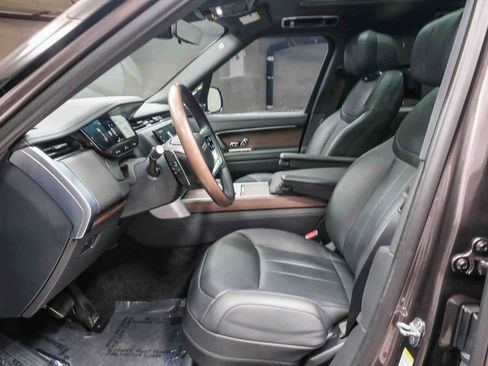 Used 2025 Land Rover Range Rover Long Wheelbase Autobiography image 16