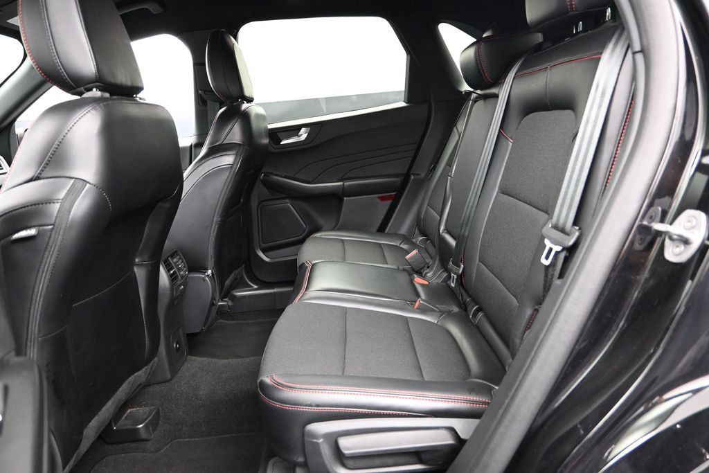 Used 2025 Ford Escape ST-Line Select AWD/4WD image 19